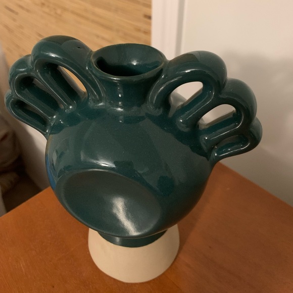 Anthropologie midcentury modern peacock vases, glossy green and matte beige (2) - Picture 4 of 8